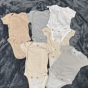 Newborn Baby Neutral Onesies